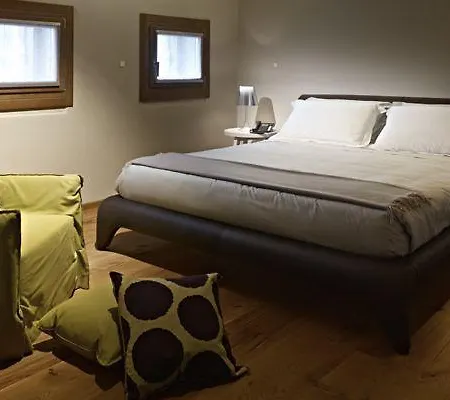 Aqua Crua Konukevi 4*